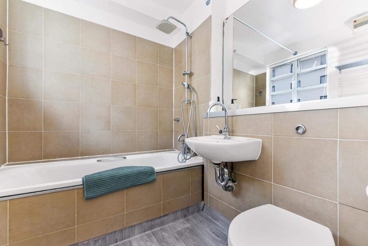 Spacious 2 Bedroom Apartment In Ealing Broadway Εξωτερικό φωτογραφία