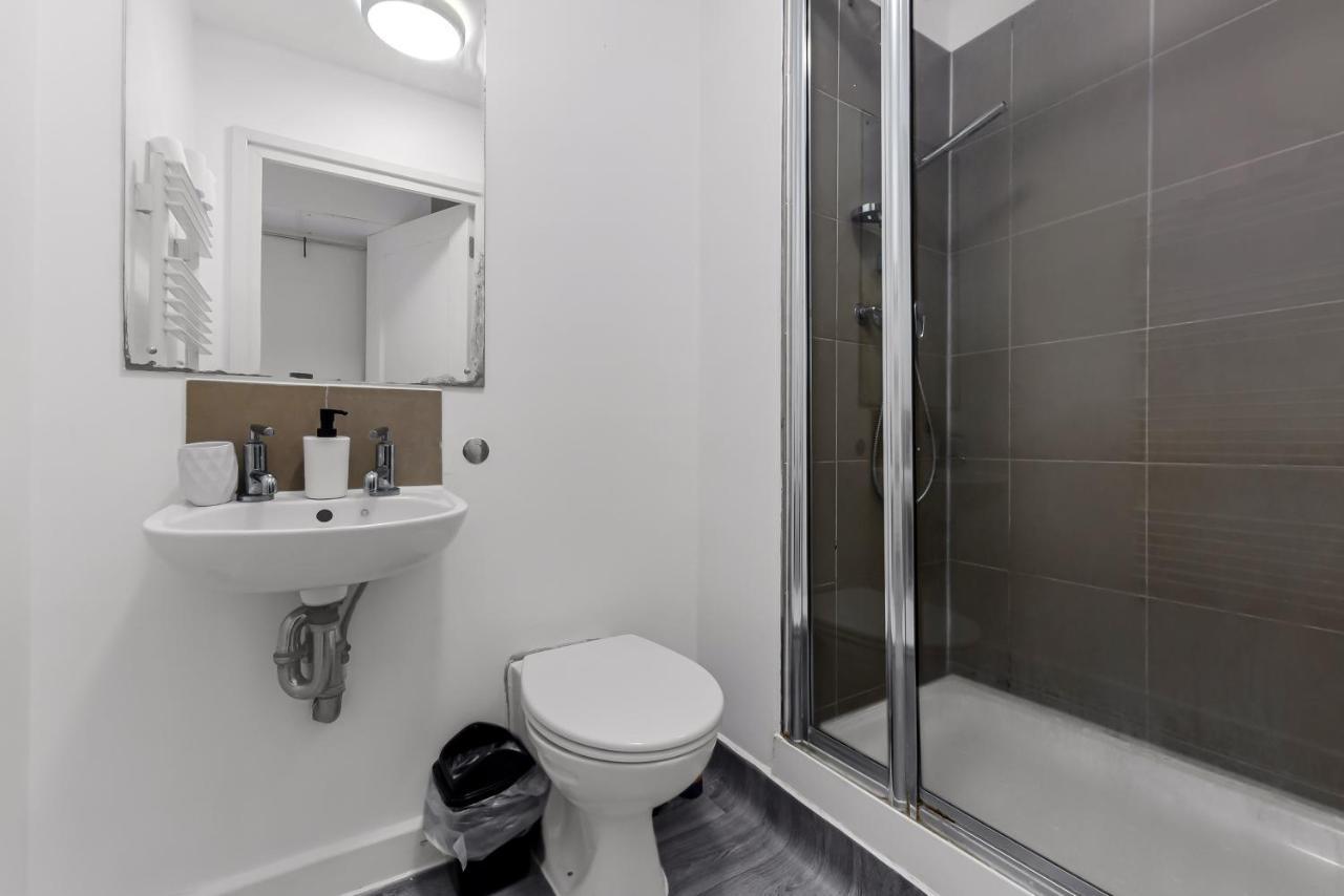 Spacious 2 Bedroom Apartment In Ealing Broadway Εξωτερικό φωτογραφία