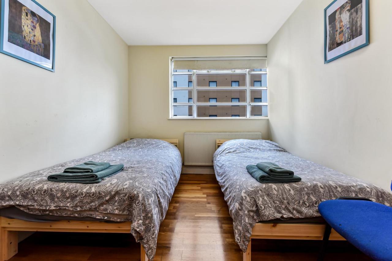 Spacious 2 Bedroom Apartment In Ealing Broadway Εξωτερικό φωτογραφία
