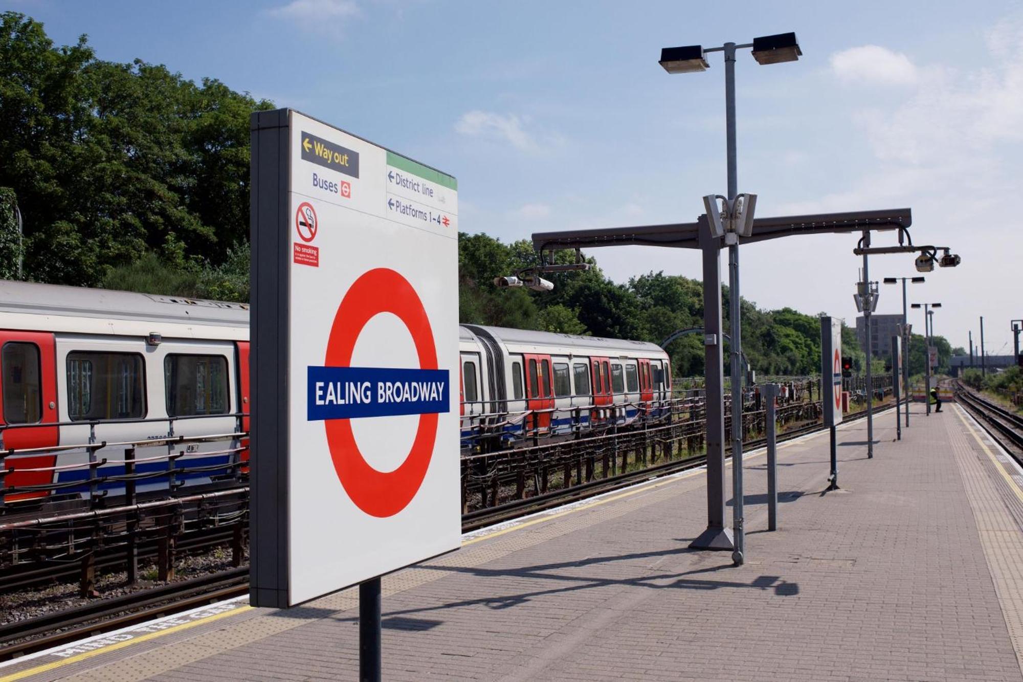 Spacious 2 Bedroom Apartment In Ealing Broadway Εξωτερικό φωτογραφία